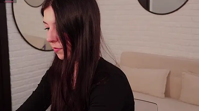 Snapshot of Azaliya_Haze chatting on October 2025 10:32:02 AM Azaliya Haze online show from October 2025 10:32:02 AM