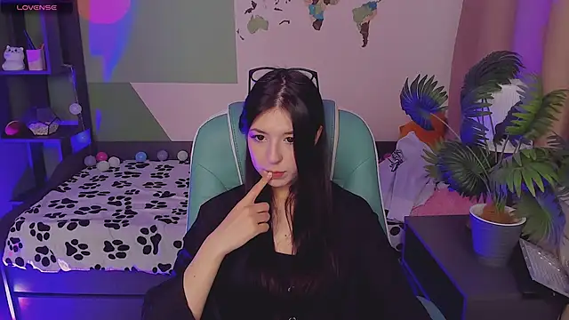 Snapshot of Azaliya_Haze chatting on October 2025 05:30:02 AM Azaliya Haze online show from October 2025 05:30:02 AM