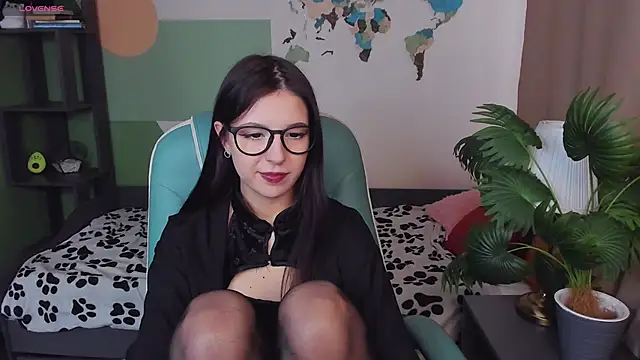 Snapshot of Azaliya_Haze chatting on November 2025 10:25:02 AM Azaliya Haze online show from November 2025 10:25:02 AM