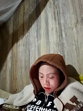 Snapshot of Tuyet_xx chatting on October 2025 01:47:02 PM Tuyet xx online show from October 2025 01:47:02 PM