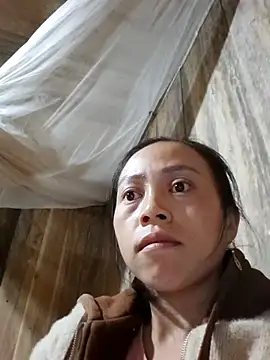 Snapshot of Tuyet_xx chatting on October 2025 08:32:01 PM Tuyet xx online show from October 2025 08:32:01 PM