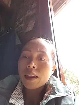 Snapshot of Tuyet_xx chatting on November 2025 04:13:02 AM Tuyet xx online show from November 2025 04:13:02 AM