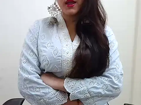 Snapshot of your_lena chatting on October 2025 05:50:02 AM your lena online show from October 2025 05:50:02 AM