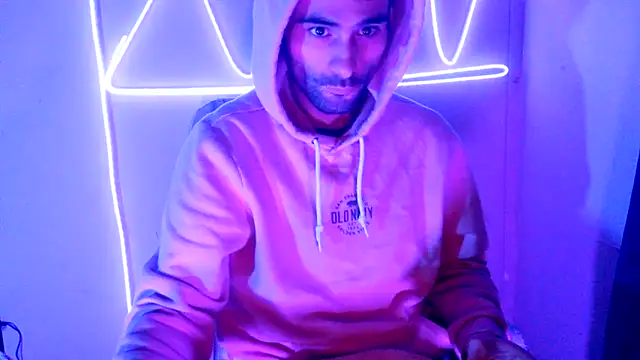 Snapshot of highinhtxx chatting on November 2025 08:22:02 AM highinhtxx online show from November 2025 08:22:02 AM