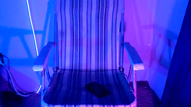 Snapshot of highinhtxx chatting on November 2025 09:48:02 AM highinhtxx online show from November 2025 09:48:02 AM