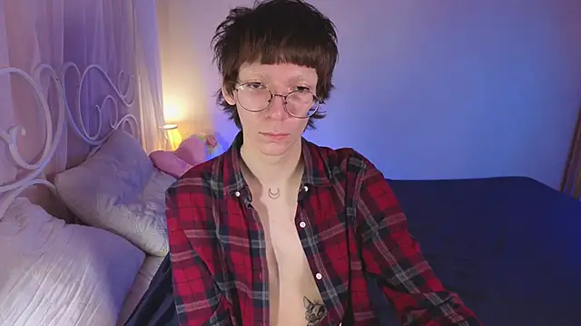 TommieHi online show from October 2025 03:44:02 PM