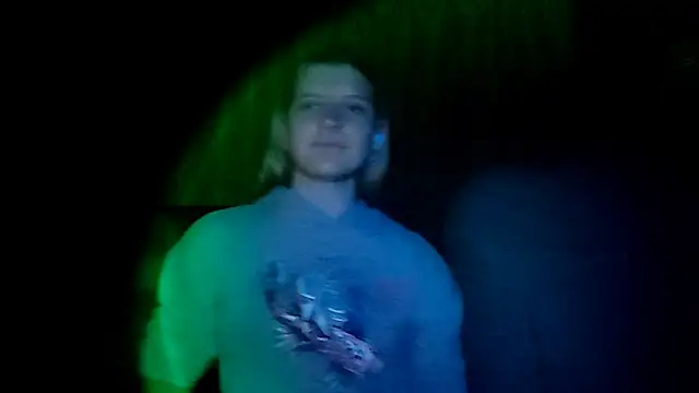 LynteriLain online show from October 2025 08:28:02 PM