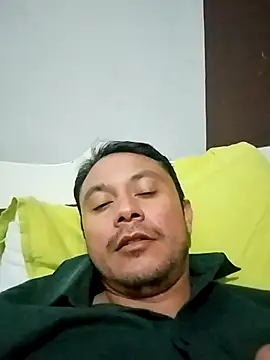 Snapshot of Ricuss9 chatting on October 2025 03:27:01 AM Ricuss9 online show from October 2025 03:27:01 AM