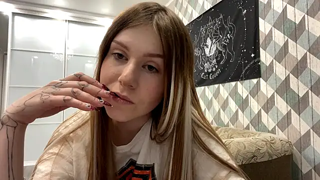 Snapshot of RebelKitsune chatting on October 2025 03:57:02 PM RebelKitsune online show from October 2025 03:57:02 PM