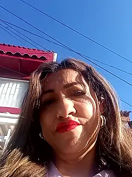 chloe  Jones  online show from November 2025 12:05:01 PM