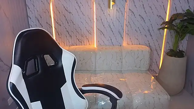 Snapshot of Terry_tx chatting on November 2025 12:58:02 PM Terry tx online show from November 2025 12:58:02 PM