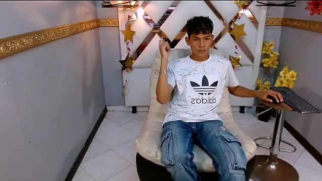 Snapshot of Sammy_Millers chatting on October 2025 08:06:02 PM Sammy Millers online show from October 2025 08:06:02 PM