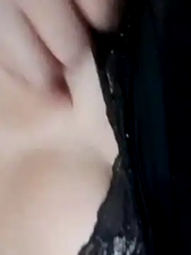 Snapshot of misteriosabb000 chatting on November 2025 06:40:01 PM misteriosabb000 online show from November 2025 06:40:01 PM