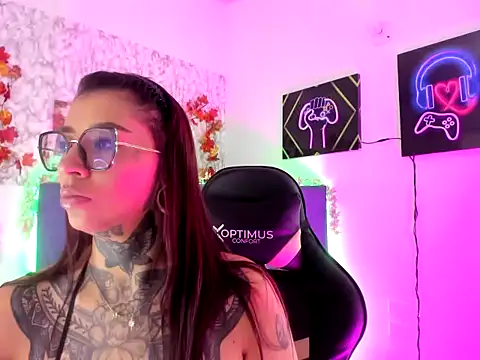 Hecate Queen online show from November 2025 01:23:02 PM