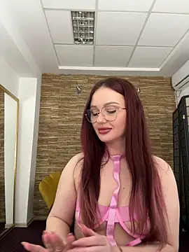 Lunna Squirt online show from October 2025 07:34:01 PM