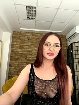 Lunna Squirt online show from October 2025 07:53:02 PM