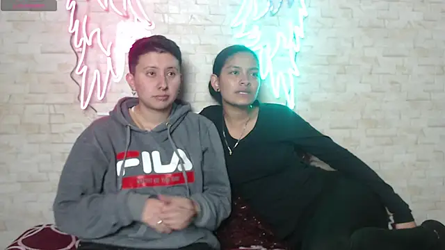 Snapshot of Gaby_and_Mei chatting on October 2025 04:08:02 AM Gaby and Mei online show from October 2025 04:08:02 AM