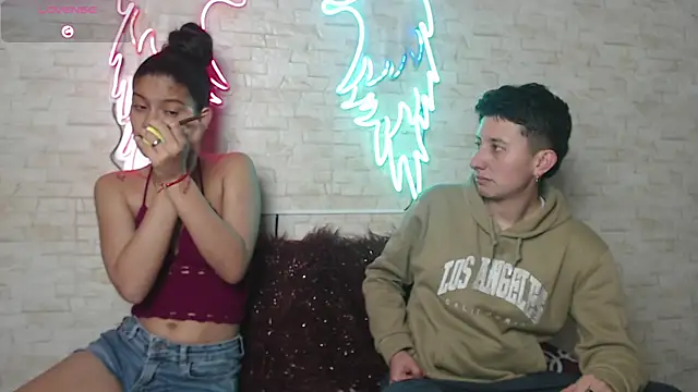 Snapshot of Gaby_and_Mei chatting on October 2025 05:04:01 AM Gaby and Mei online show from October 2025 05:04:01 AM