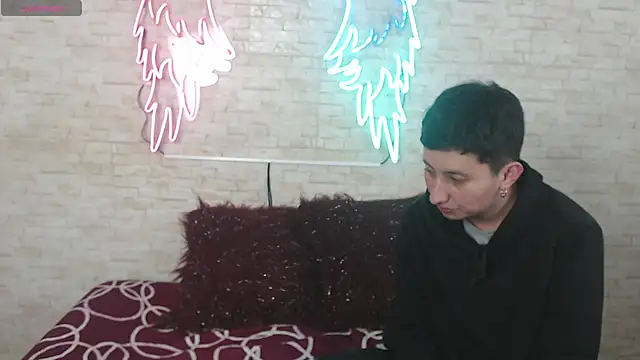 Snapshot of Gaby_and_Mei chatting on October 2025 04:00:02 AM Gaby and Mei online show from October 2025 04:00:02 AM