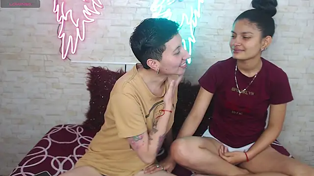 Snapshot of Gaby_and_Mei chatting on October 2025 04:24:02 AM Gaby and Mei online show from October 2025 04:24:02 AM