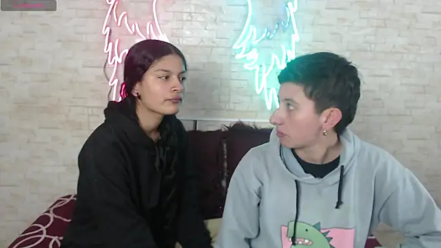 Snapshot of Gaby_and_Mei chatting on October 2025 03:29:01 AM Gaby and Mei online show from October 2025 03:29:01 AM