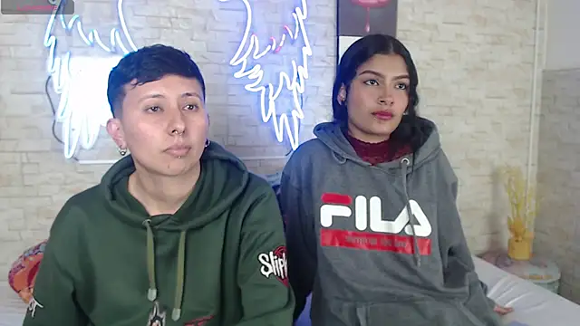 Snapshot of Gaby_and_Mei chatting on November 2025 04:07:02 AM Gaby and Mei online show from November 2025 04:07:02 AM