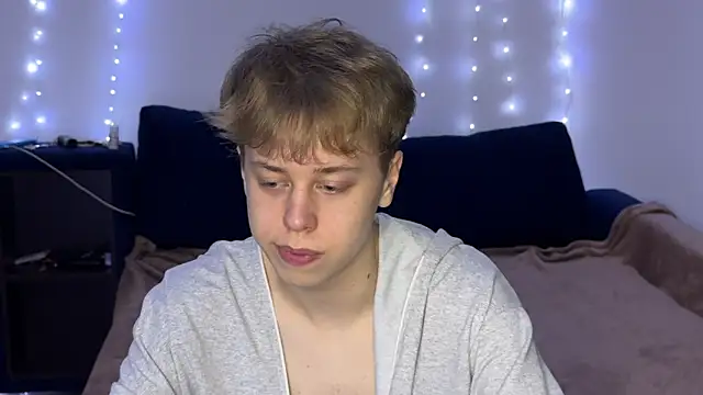 Snapshot of _bee_boy_ chatting on October 2025 04:18:01 PM bee boy online show from October 2025 04:18:01 PM