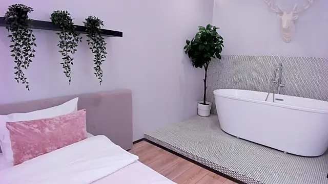 Snapshot of NikkaBush chatting on November 2025 06:09:02 PM NikkaBush online show from November 2025 06:09:02 PM