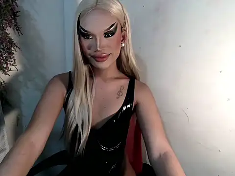 amandareddragon online show from October 2025 10:49:01 AM