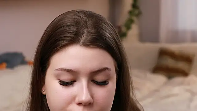 Snapshot of MondoNeko chatting on October 2025 07:07:01 AM MondoNeko online show from October 2025 07:07:01 AM