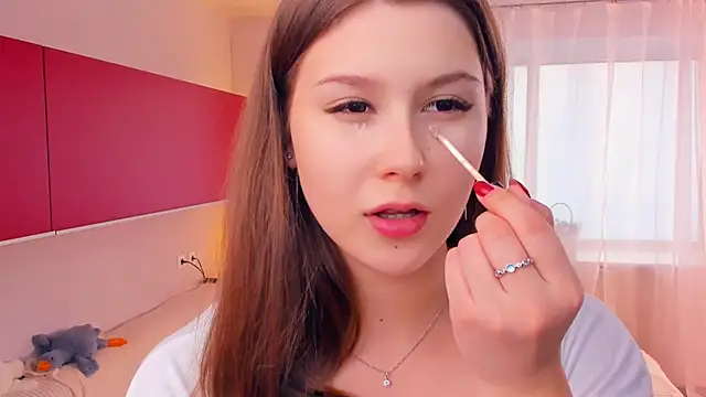 Snapshot of MondoNeko chatting on November 2025 07:08:02 AM MondoNeko online show from November 2025 07:08:02 AM