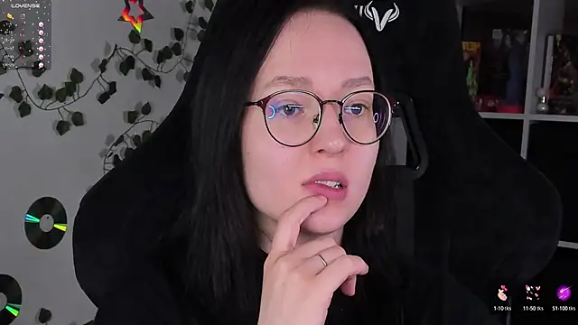 Snapshot of power_robynn chatting on October 2025 10:43:02 PM power robynn online show from October 2025 10:43:02 PM