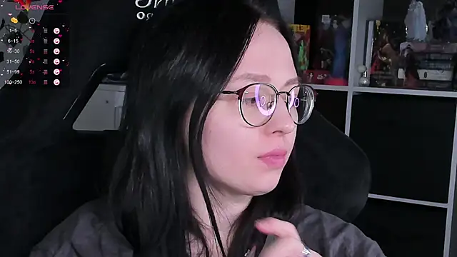 Snapshot of power_robynn chatting on November 2025 01:07:02 AM power robynn online show from November 2025 01:07:02 AM