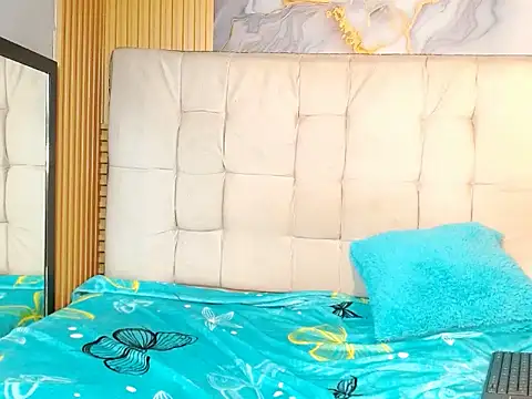 Snapshot of martinasmith303av chatting on October 2025 01:18:02 PM martinasmith303av online show from October 2025 01:18:02 PM