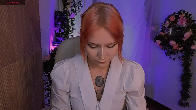 Snapshot of kitten_murray_ chatting on October 2025 06:02:02 AM kitten murray online show from October 2025 06:02:02 AM