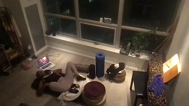 Snapshot of tia___fox chatting on October 2025 03:54:02 AM tia   fox online show from October 2025 03:54:02 AM