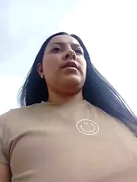 Snapshot of Sexy_Nayra_outdoors chatting on October 2025 05:57:01 PM Sexy Nayra outdoors online show from October 2025 05:57:01 PM