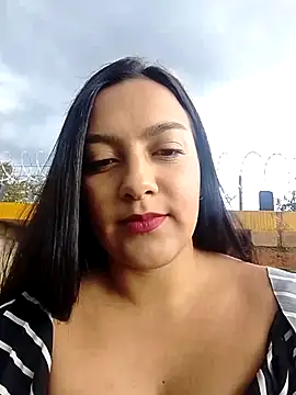 Snapshot of Sexy_Nayra_outdoors chatting on October 2025 09:04:02 PM Sexy Nayra outdoors online show from October 2025 09:04:02 PM