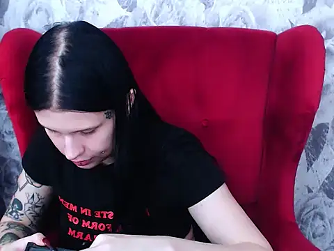 Snapshot of VenomDoll chatting on November 2025 02:28:01 PM VenomDoll online show from November 2025 02:28:01 PM