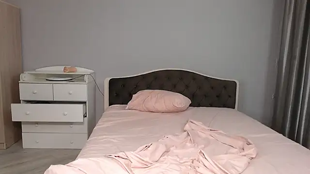 Snapshot of KaiChicken chatting on November 2025 08:34:02 PM KaiChicken online show from November 2025 08:34:02 PM