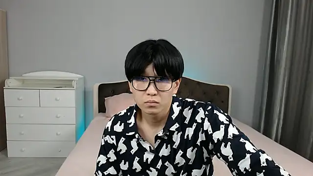 Snapshot of KaiChicken chatting on December 2025 01:04:02 AM KaiChicken online show from December 2025 01:04:02 AM