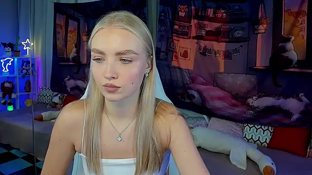 Snapshot of TessaGrays chatting on October 2025 11:22:01 AM TessaGrays online show from October 2025 11:22:01 AM