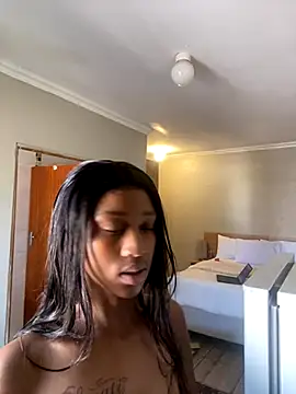 Snapshot of Sirah1 chatting on October 2025 10:27:02 AM Sirah1 online show from October 2025 10:27:02 AM