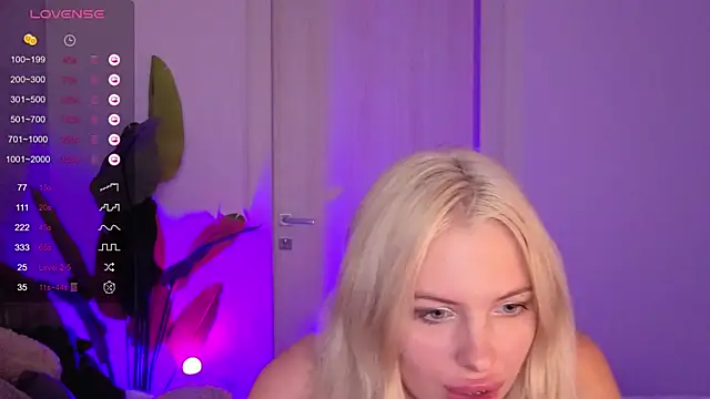 SweetCherryBlonde online show from October 2025 08:57:01 AM