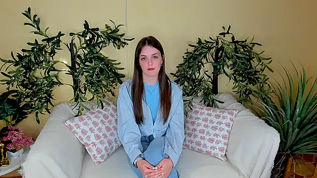 LatinaSitzler online show from October 2025 09:18:01 AM