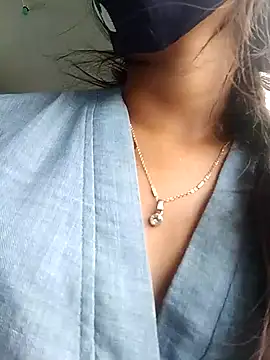 Snapshot of PEEHU-50 chatting on October 2025 01:47:01 AM PEEHU-50 online show from October 2025 01:47:01 AM