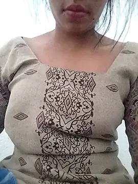 Snapshot of PEEHU-50 chatting on November 2025 01:44:01 AM PEEHU-50 online show from November 2025 01:44:01 AM