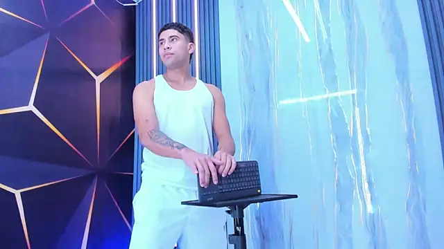 Snapshot of The_Boy_King chatting on December 2025 07:53:02 PM The Boy King online show from December 2025 07:53:02 PM