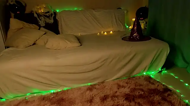 12aminparis online show from October 2025 12:28:02 PM