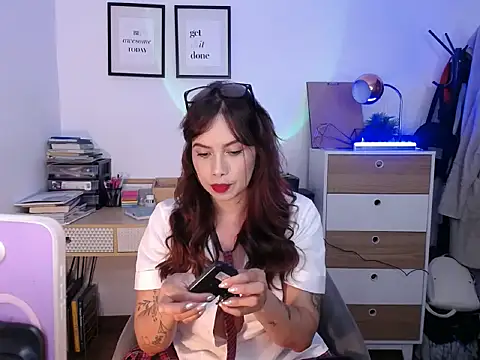 Snapshot of anniieeford chatting on October 2025 02:45:01 AM anniieeford online show from October 2025 02:45:01 AM